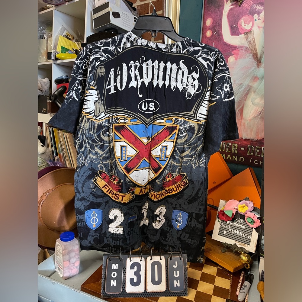 Cool y2k grunge shirt